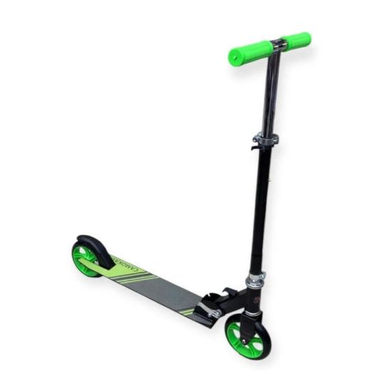 صورة سكوتر أطفال بعجلات ملونة